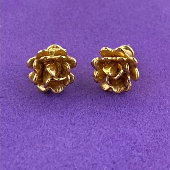💛 Vintage Gold Plated Rose Stud Earrings - Picture 1 of 4